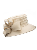 Medium Brim Hat w/ Ovsz Flower Ribbon